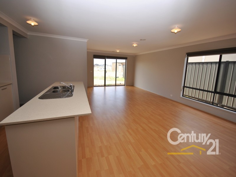 18 Tilia Drive, Cranbourne North VIC 3977