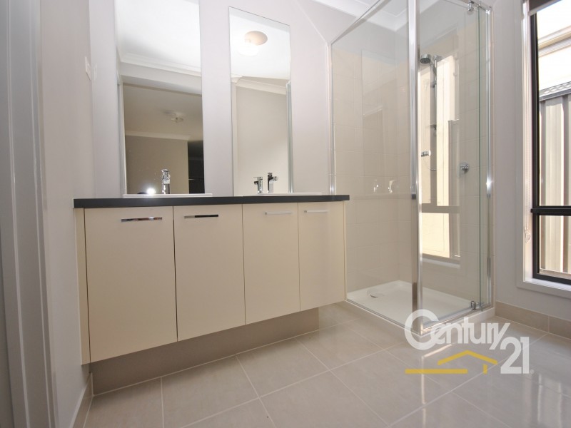 18 Tilia Drive, Cranbourne North VIC 3977