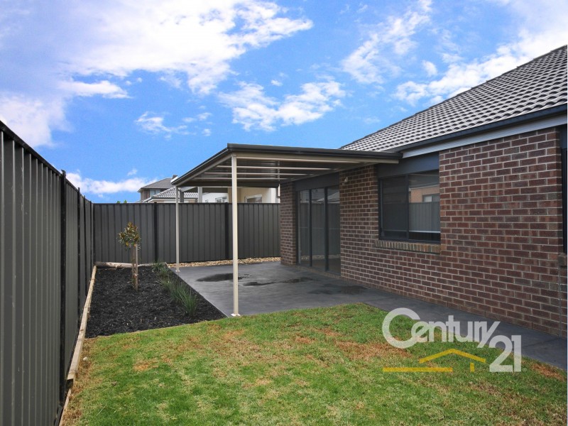 18 Tilia Drive, Cranbourne North VIC 3977