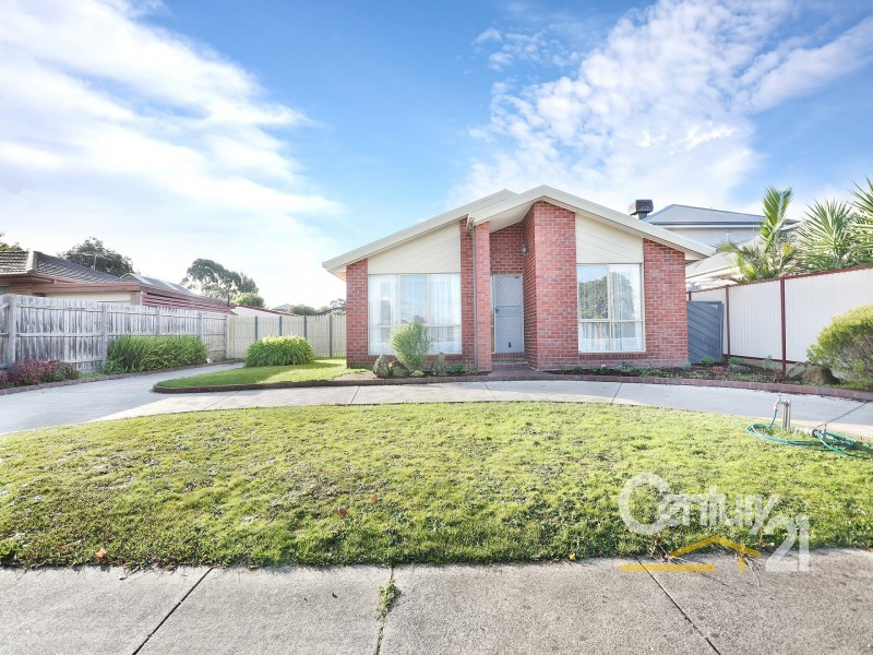 13 Warrock Court, Berwick VIC 3806