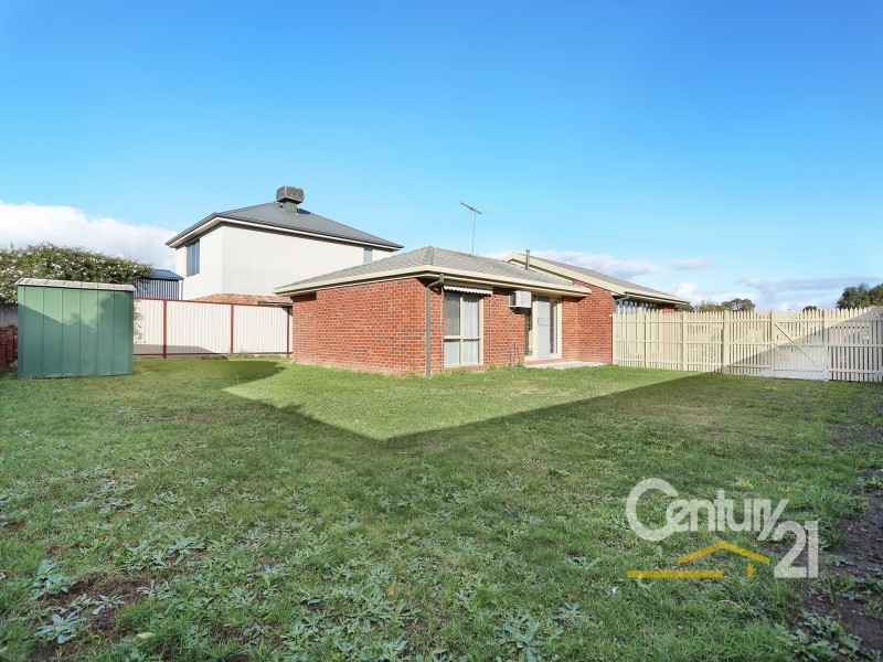 13 Warrock Court, Berwick VIC 3806
