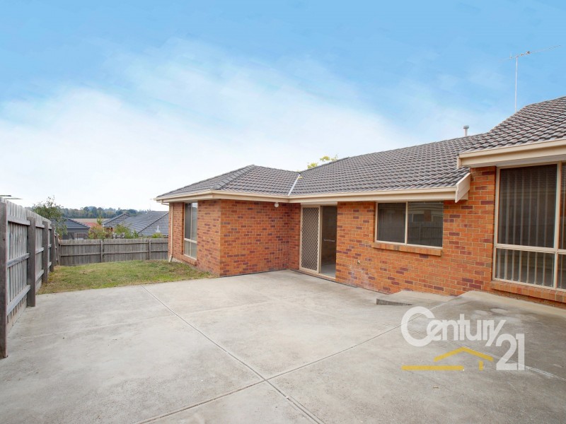 34 Earlsfield Drive, Berwick VIC 3806