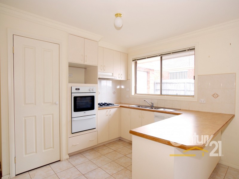 34 Earlsfield Drive, Berwick VIC 3806