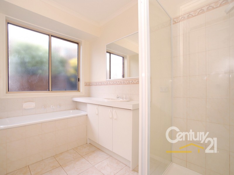 34 Earlsfield Drive, Berwick VIC 3806