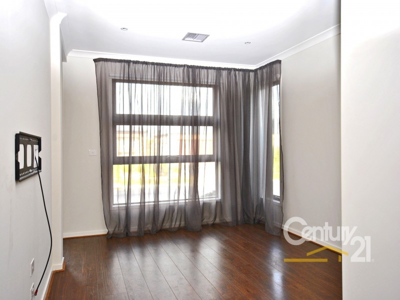 5 Fleuve Rise, Clyde North VIC 3978