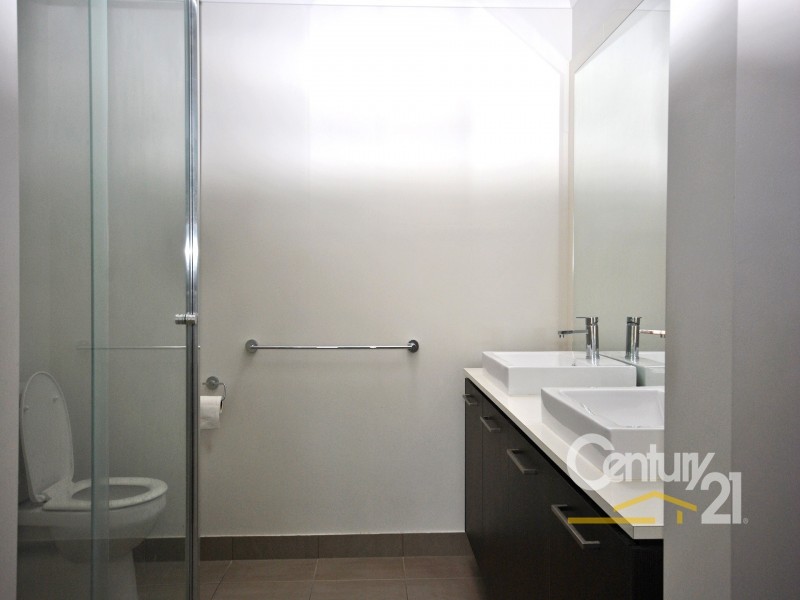 5 Fleuve Rise, Clyde North VIC 3978