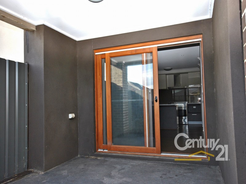 5 Fleuve Rise, Clyde North VIC 3978