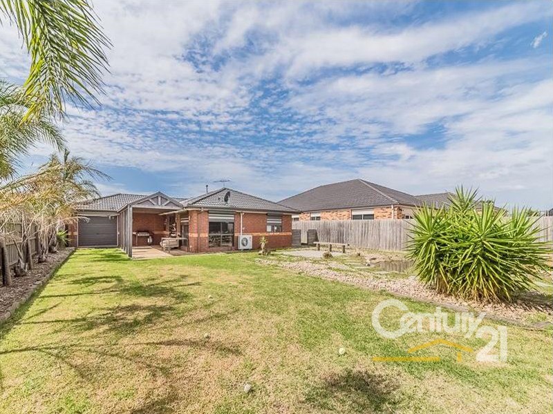 11 Lakeview Drive, Narre Warren South VIC 3805