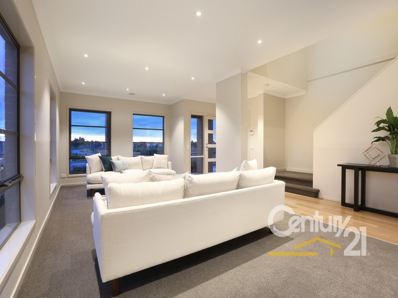 5 Riverstone Boulevard, Clyde North VIC 3978