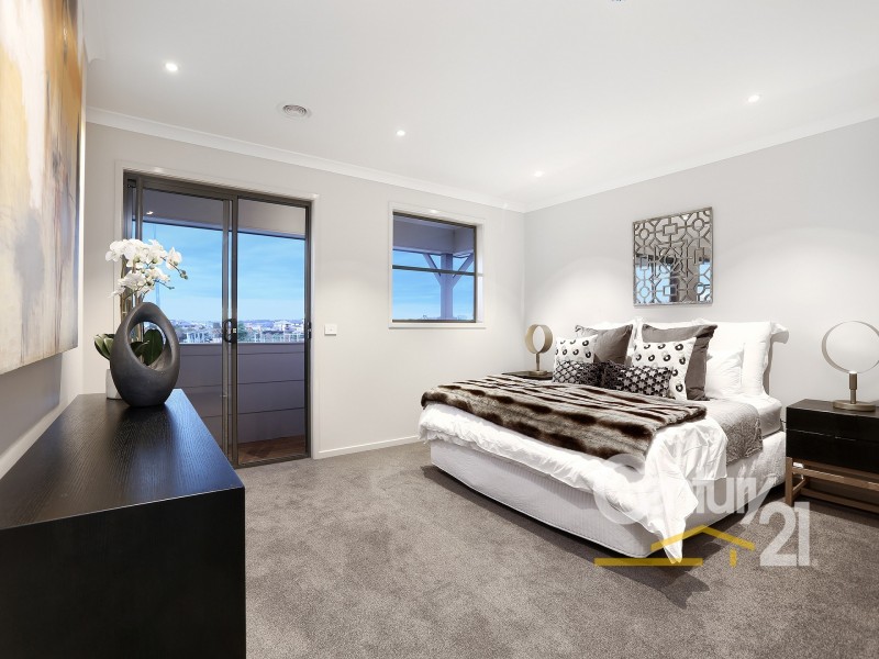 5 Riverstone Boulevard, Clyde North VIC 3978