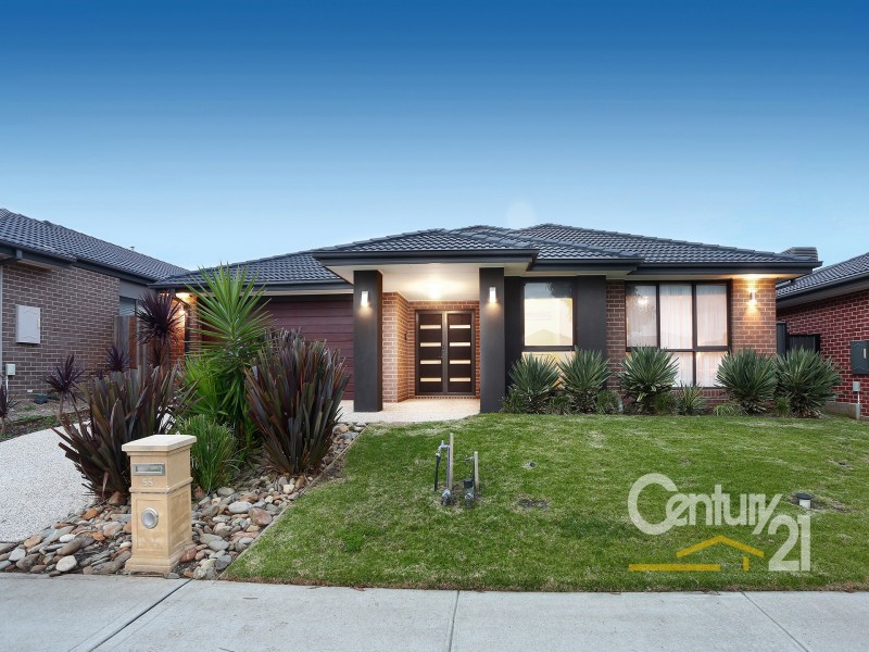 55 Selandra Boulevard, Clyde North VIC 3978