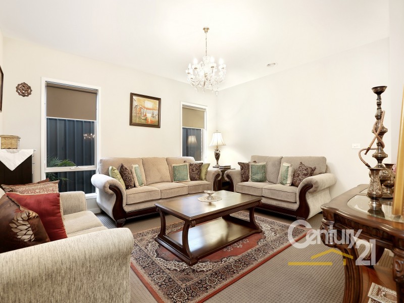 55 Selandra Boulevard, Clyde North VIC 3978