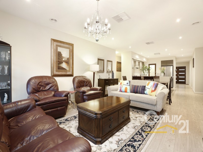 55 Selandra Boulevard, Clyde North VIC 3978