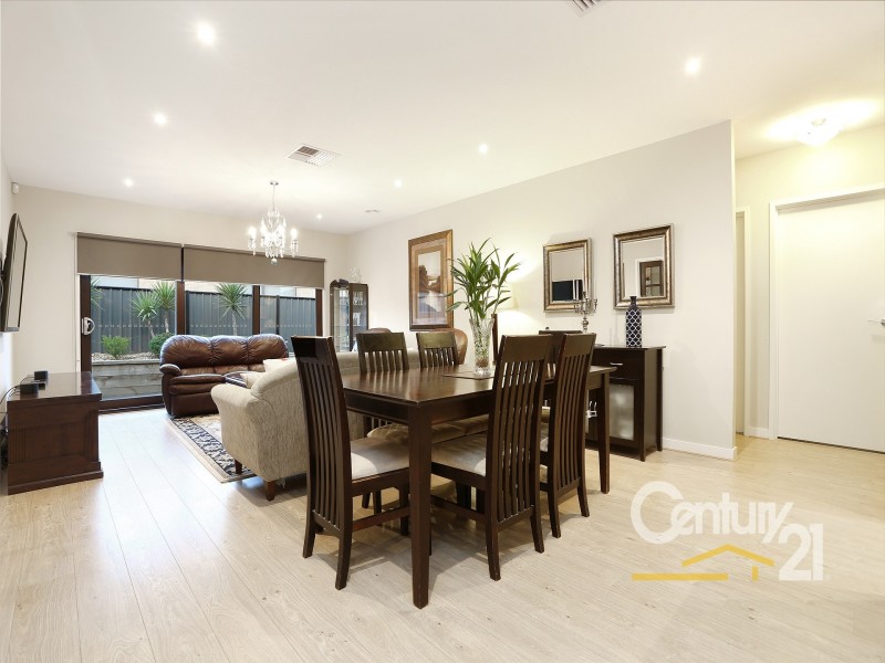 55 Selandra Boulevard, Clyde North VIC 3978