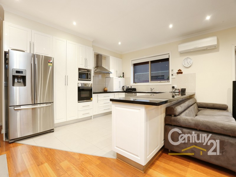 4 Sachiko Place, Berwick VIC 3806