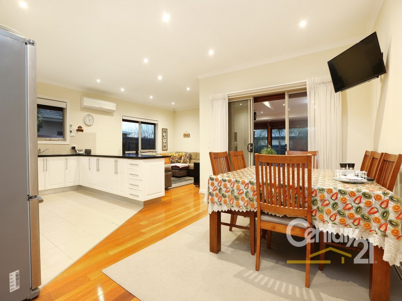 4 Sachiko Place, Berwick VIC 3806