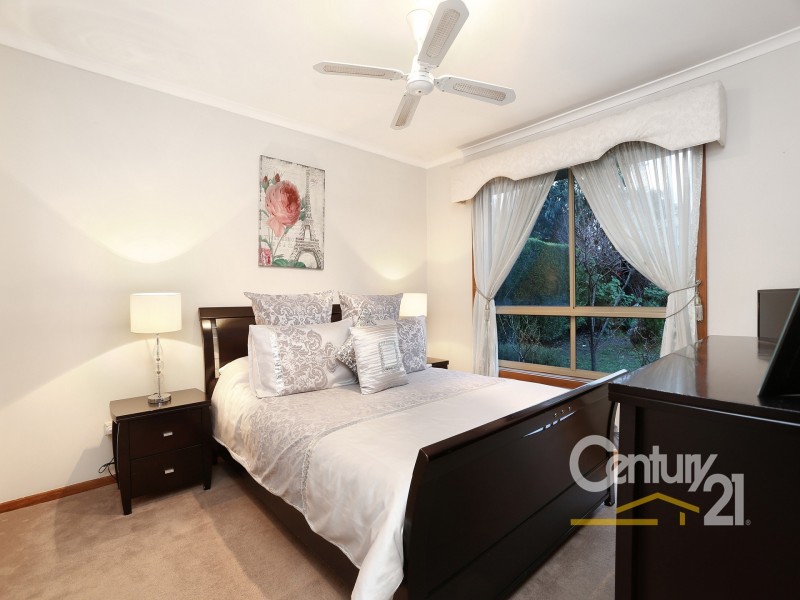 306 James Cook Drive, Endeavour Hills VIC 3802