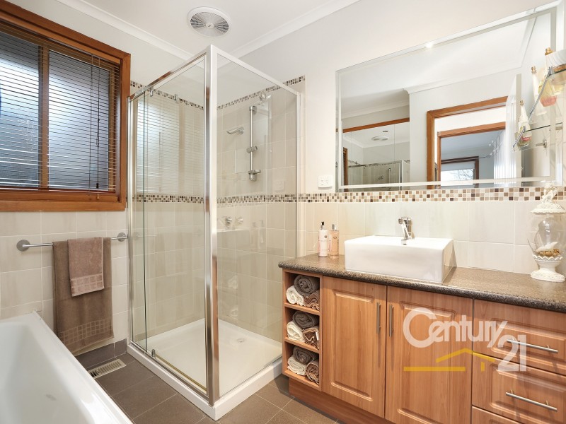 306 James Cook Drive, Endeavour Hills VIC 3802