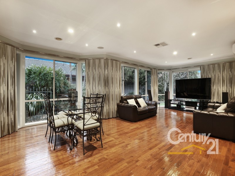 37 Sandalwood Drive, Narre Warren VIC 3805