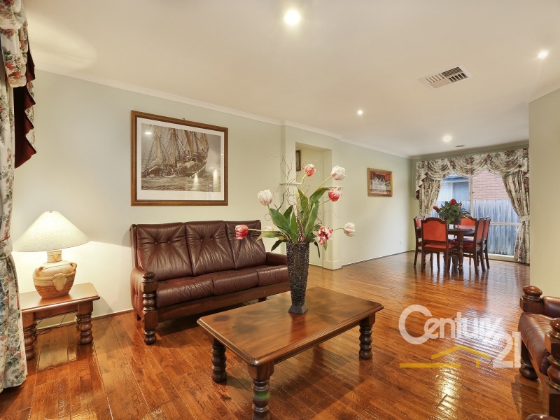 37 Sandalwood Drive, Narre Warren VIC 3805