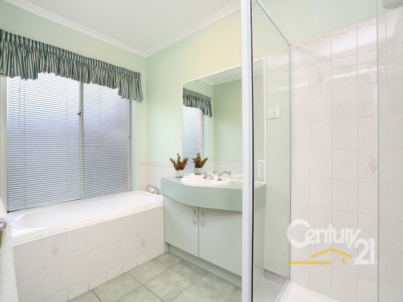 37 Sandalwood Drive, Narre Warren VIC 3805