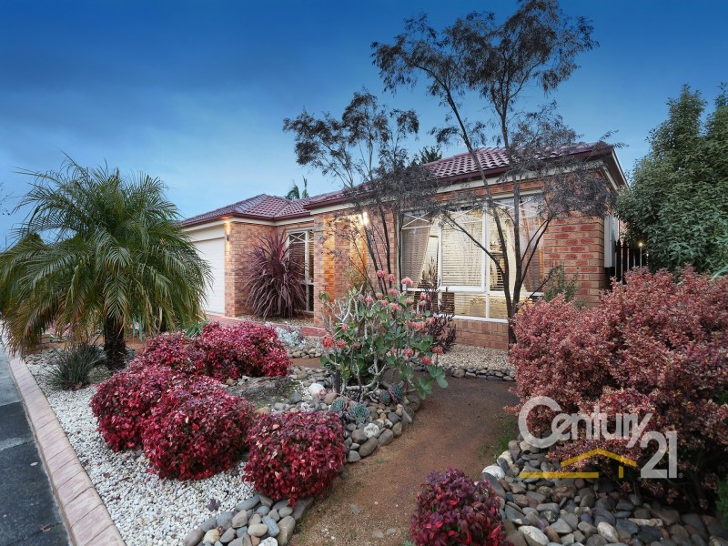 37 Sandalwood Drive, Narre Warren VIC 3805