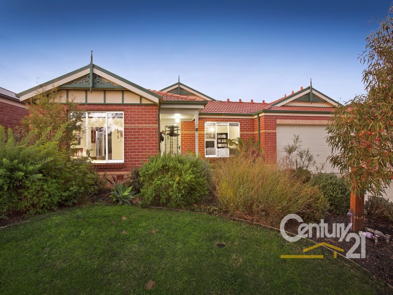 26 Flash Dan Drive, Cranbourne East VIC 3977