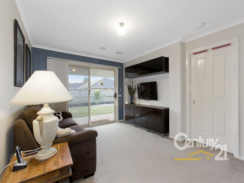 26 Flash Dan Drive, Cranbourne East VIC 3977