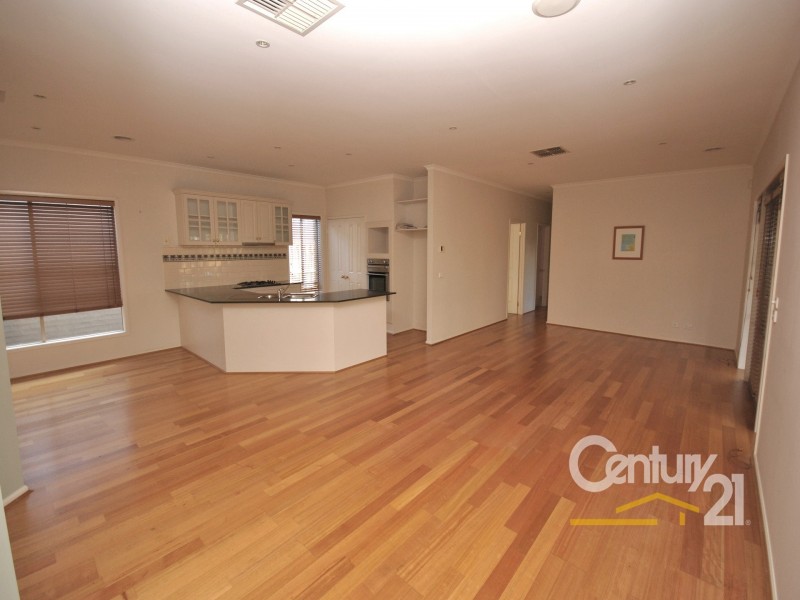 2 Don Collins Way, Berwick VIC 3806