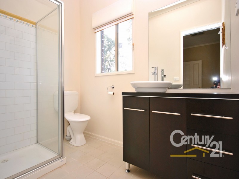 2 Don Collins Way, Berwick VIC 3806