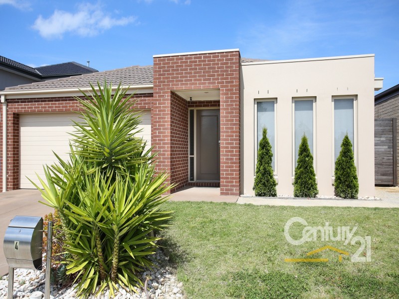 4 Sutton Rise, Cranbourne North VIC 3977