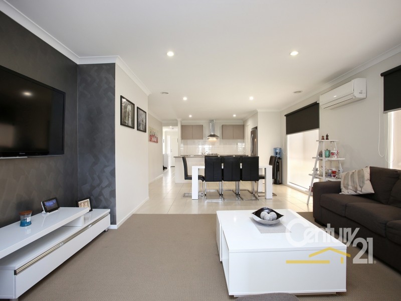 4 Sutton Rise, Cranbourne North VIC 3977