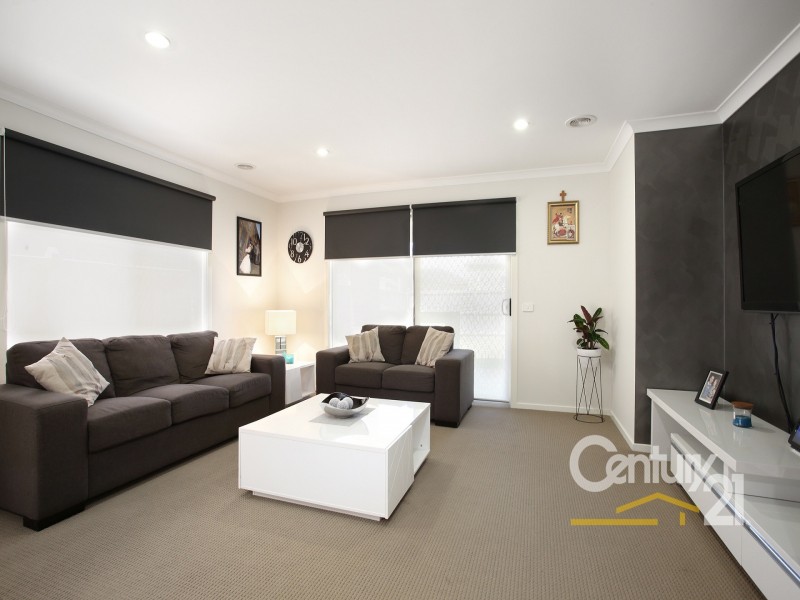 4 Sutton Rise, Cranbourne North VIC 3977