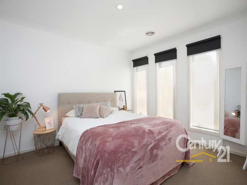 4 Sutton Rise, Cranbourne North VIC 3977