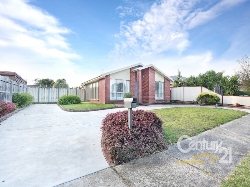 13 Warrock Court, Berwick VIC 3806