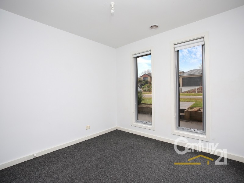 5 Emma Close, Drouin VIC 3818