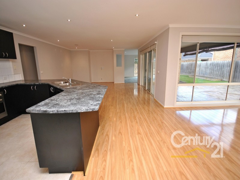 52 Hartsmere Drive, Berwick VIC 3806