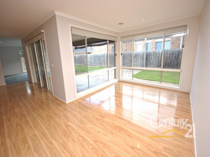 52 Hartsmere Drive, Berwick VIC 3806