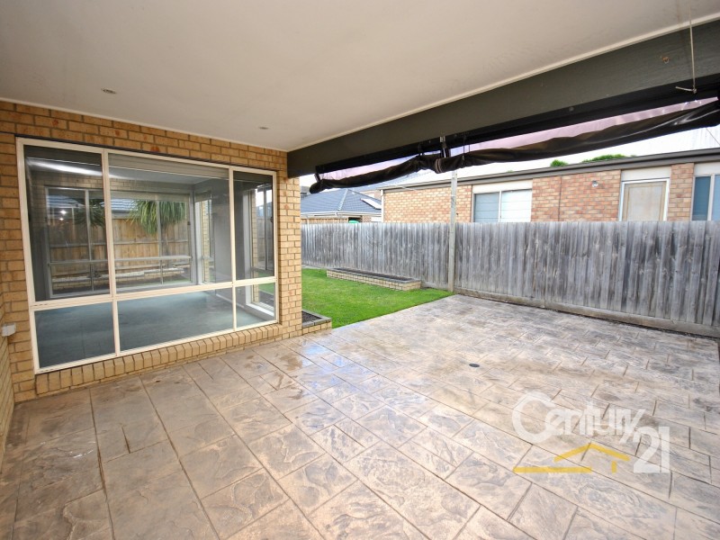 52 Hartsmere Drive, Berwick VIC 3806