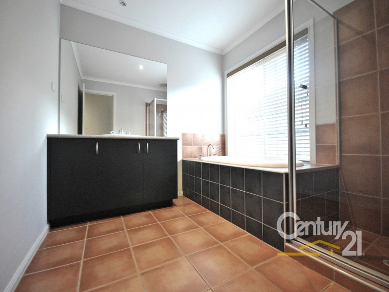 52 Hartsmere Drive, Berwick VIC 3806