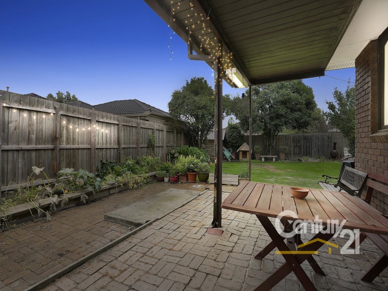 2 Greystoke Court, Berwick VIC 3806