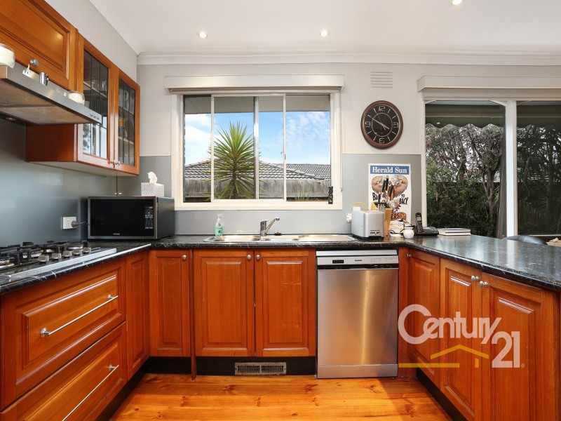 2 Greystoke Court, Berwick VIC 3806