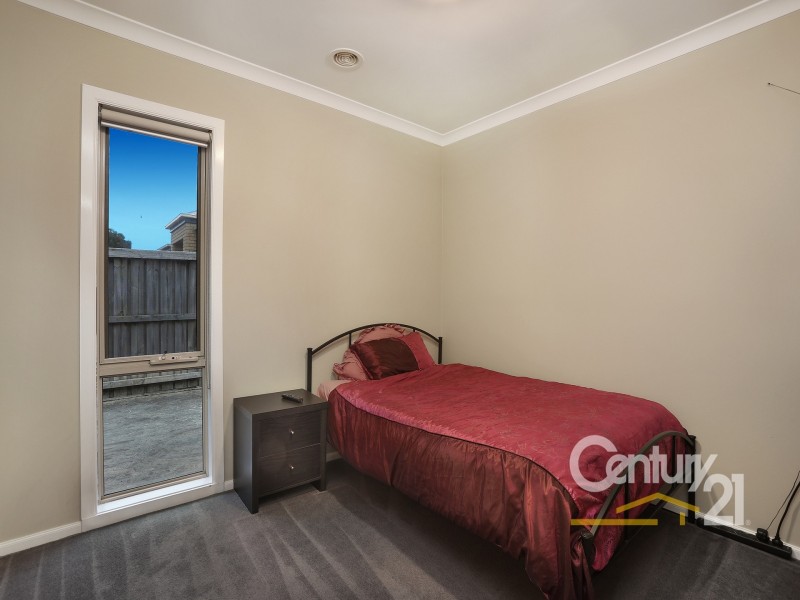 17 Don Collins Way, Berwick VIC 3806