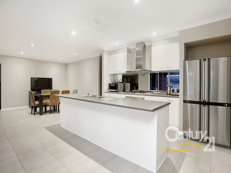 17 Don Collins Way, Berwick VIC 3806