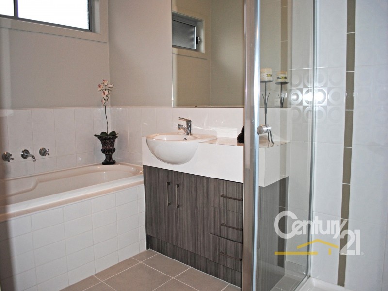 5/7 Roseville Court, Berwick VIC 3806