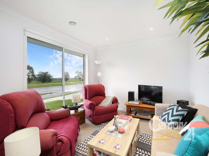 67 Macumba Drive, Clyde North VIC 3978