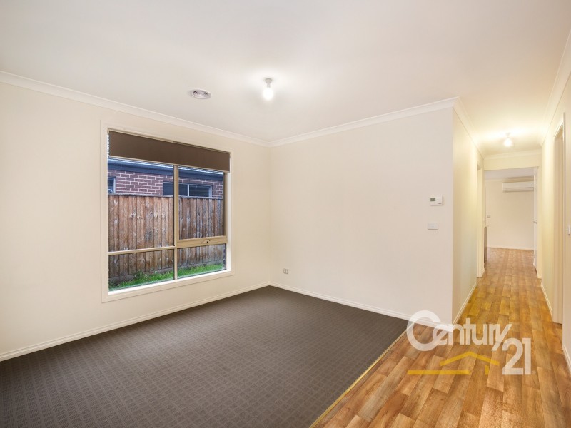 13 Longmeadow Road, Officer VIC 3809