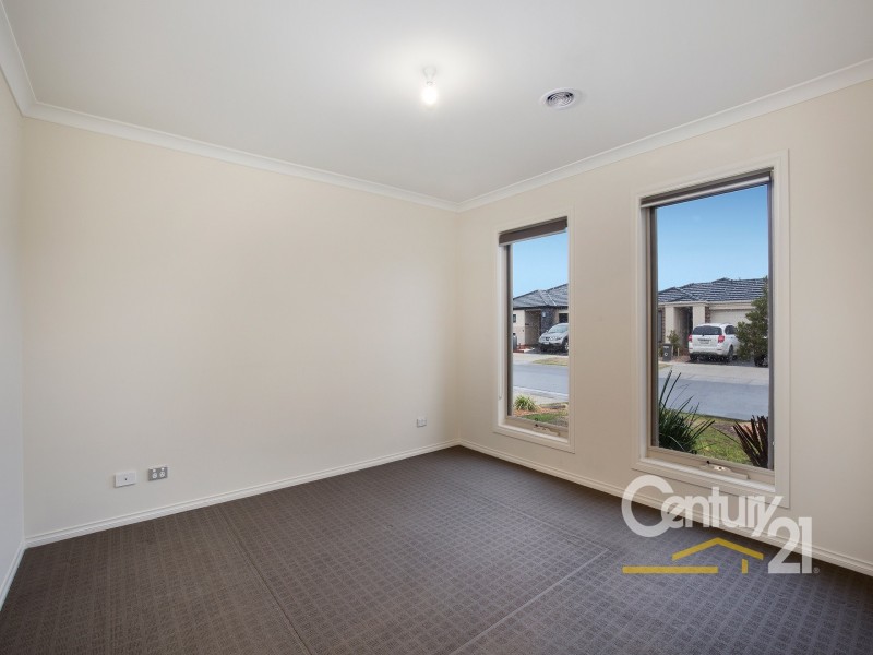 13 Longmeadow Road, Officer VIC 3809