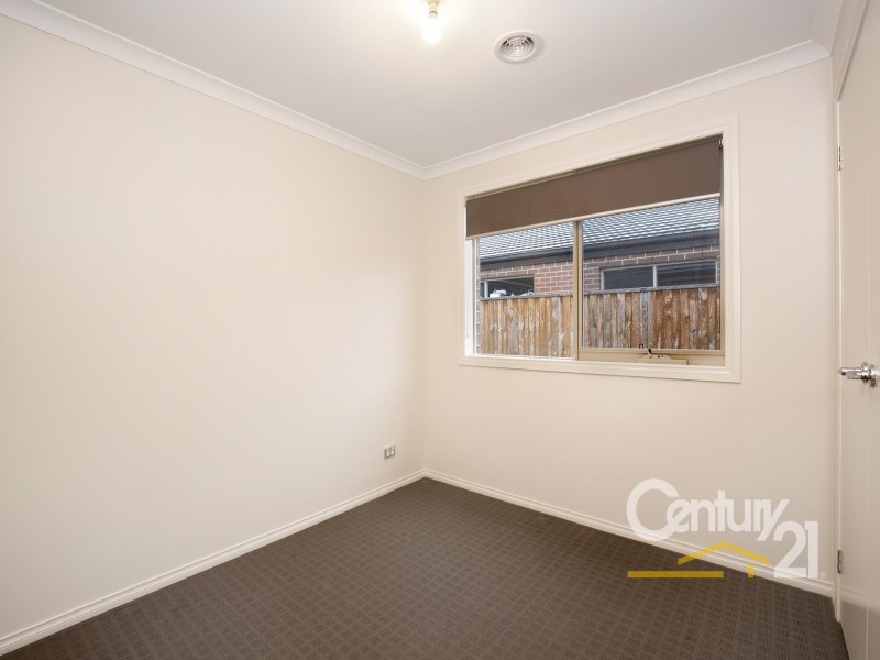 13 Longmeadow Road, Officer VIC 3809