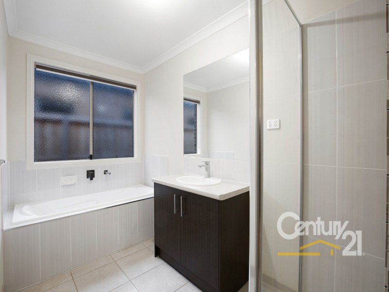 13 Longmeadow Road, Officer VIC 3809